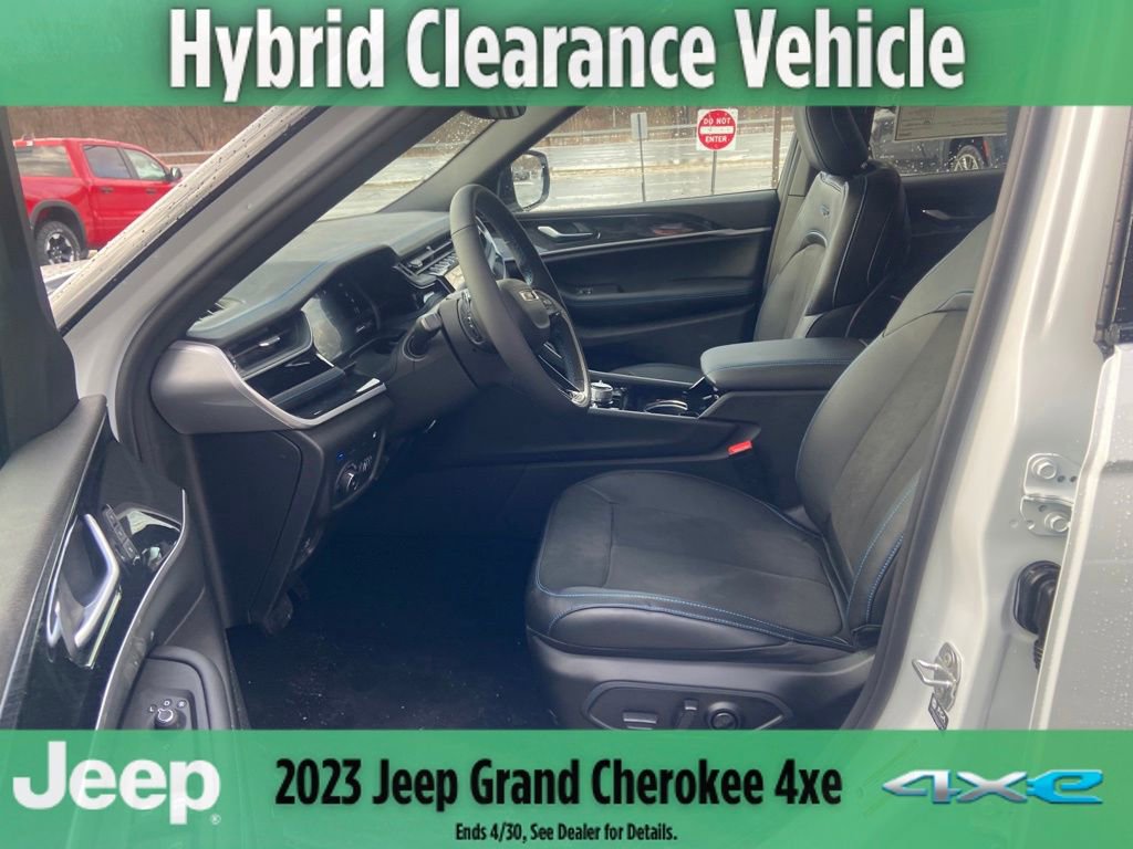 New 2023 Jeep Grand Cherokee Trailhawk image 16