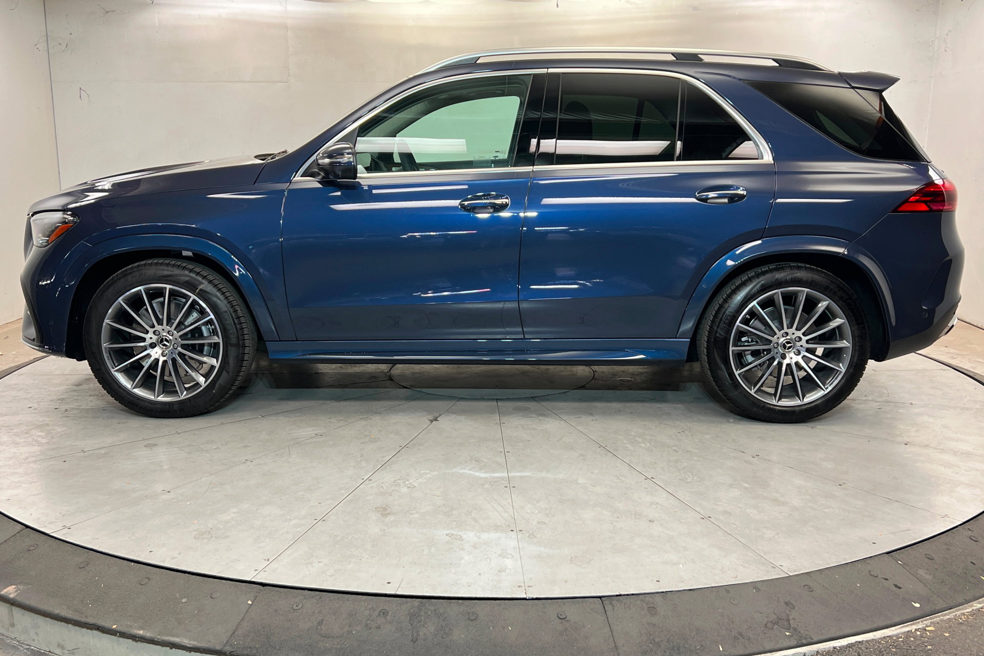 New 2026 Mercedes-Benz GLE 350 4MATIC image 2