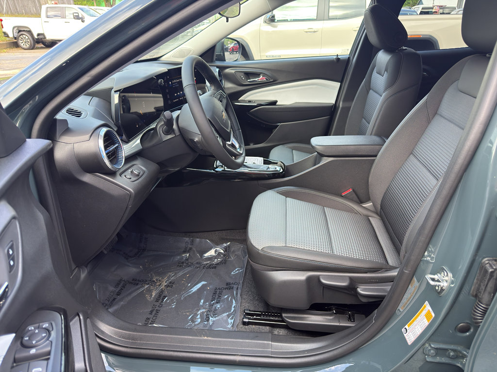 New 2026 Chevrolet Trax LT w/ Driver Confidence Package image 10