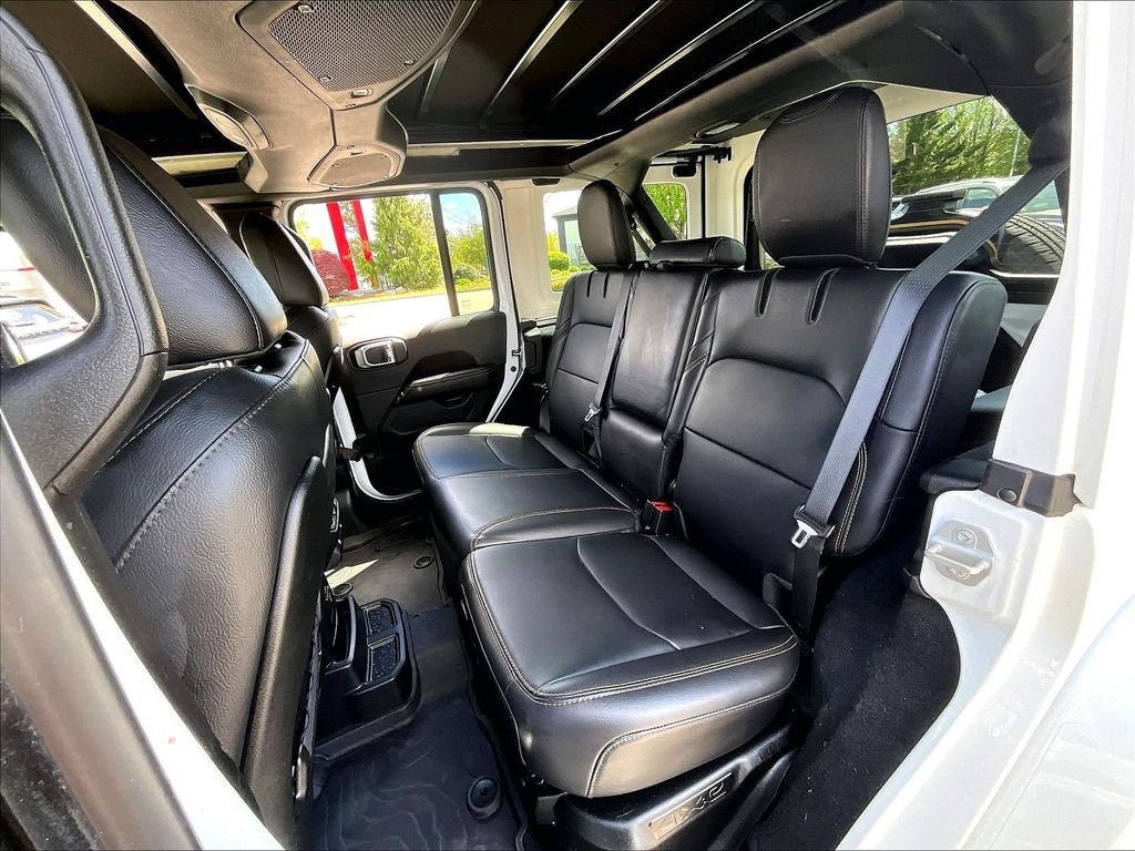 Used 2024 Jeep Wrangler Unlimited Sahara AWD/4WD image 15