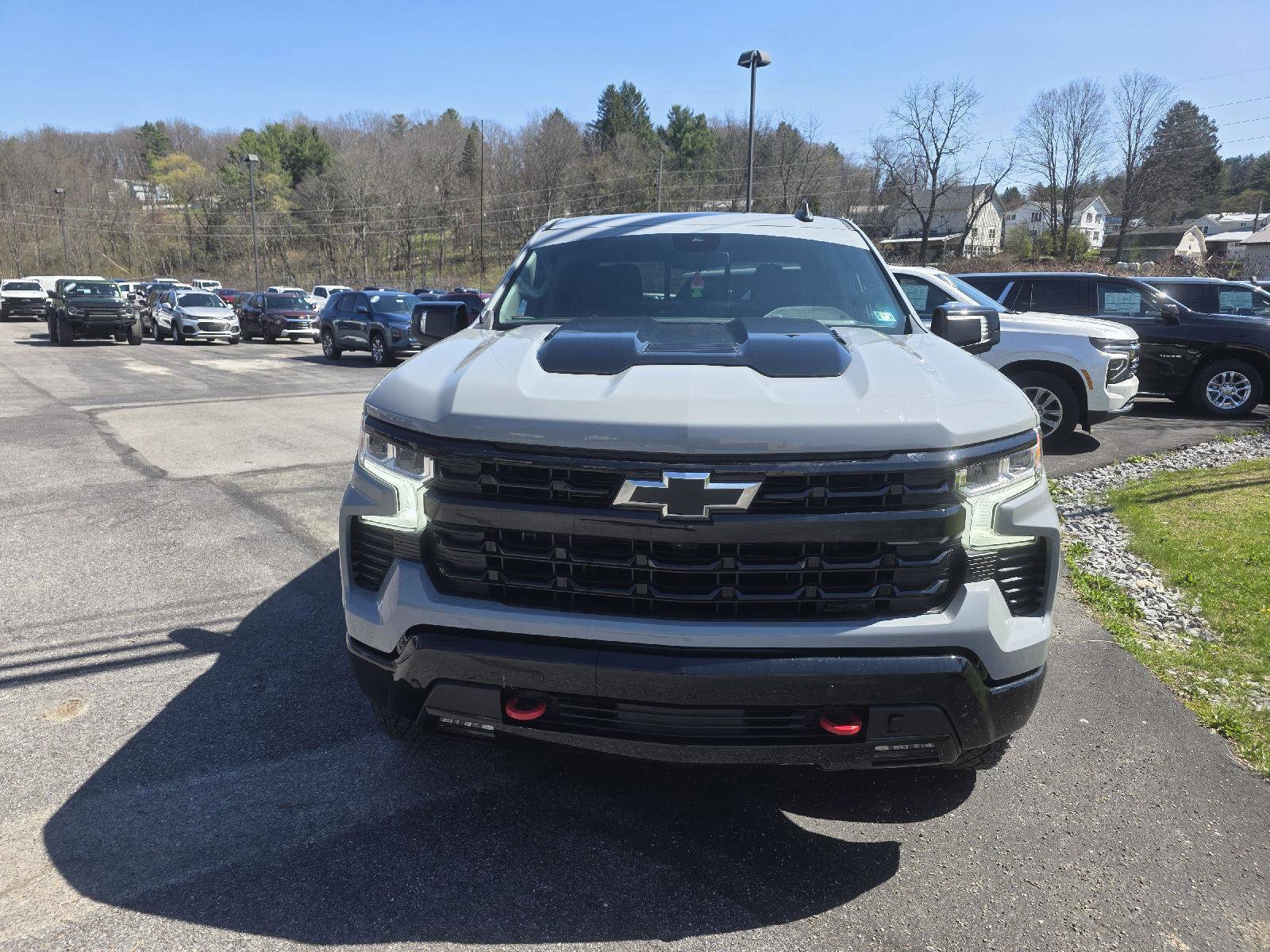 Used 2024 Chevrolet Silverado 1500 LT Trail Boss w/ Convenience Package II image 2