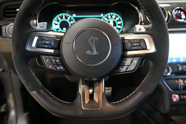 Used 2020 Ford Mustang Shelby GT500 w/ Carbon Fibre Track Pack image 38