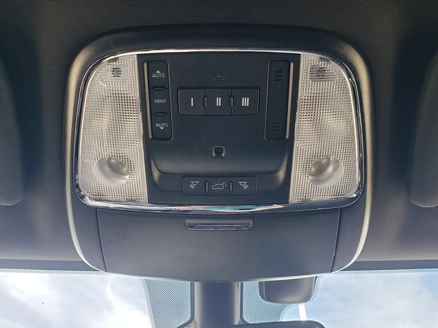 Used 2020 Dodge Durango R/T w/ Blacktop Package AWD/4WD image 24