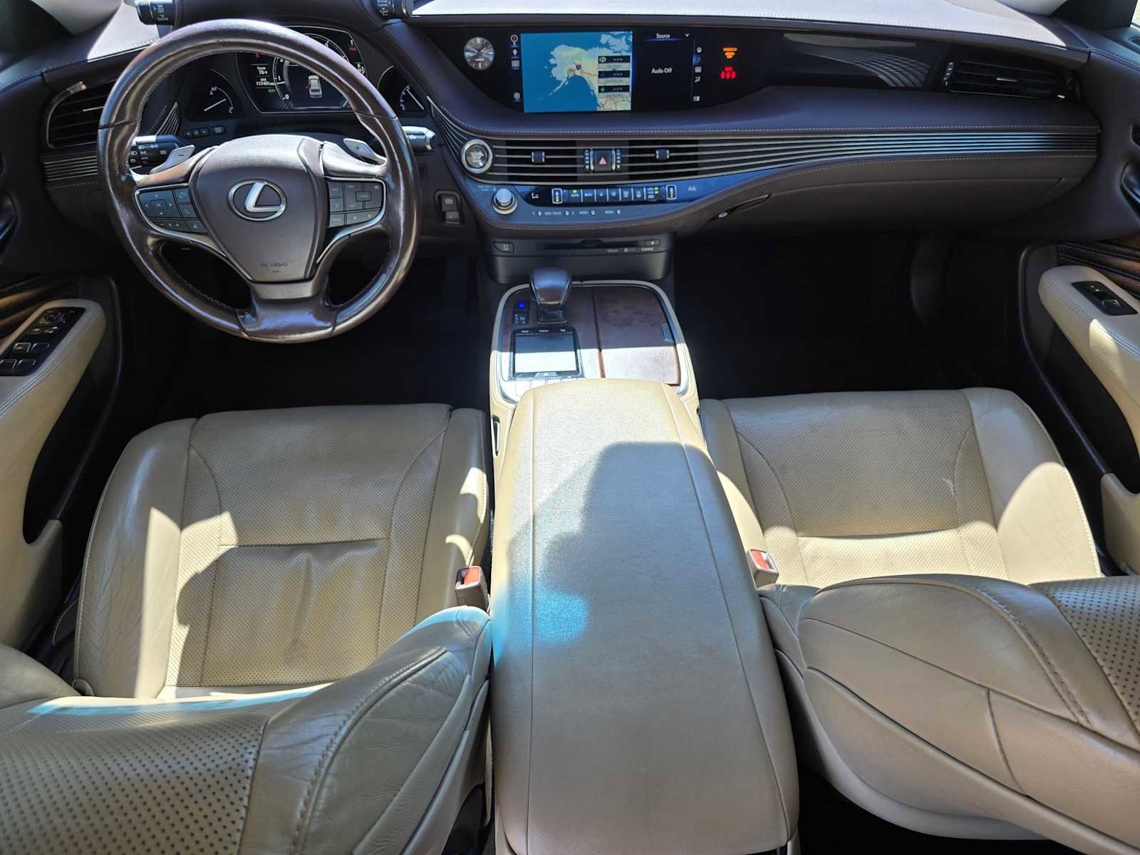 Used 2018 Lexus LS 500 w/ Accessory Package (Z2) image 16