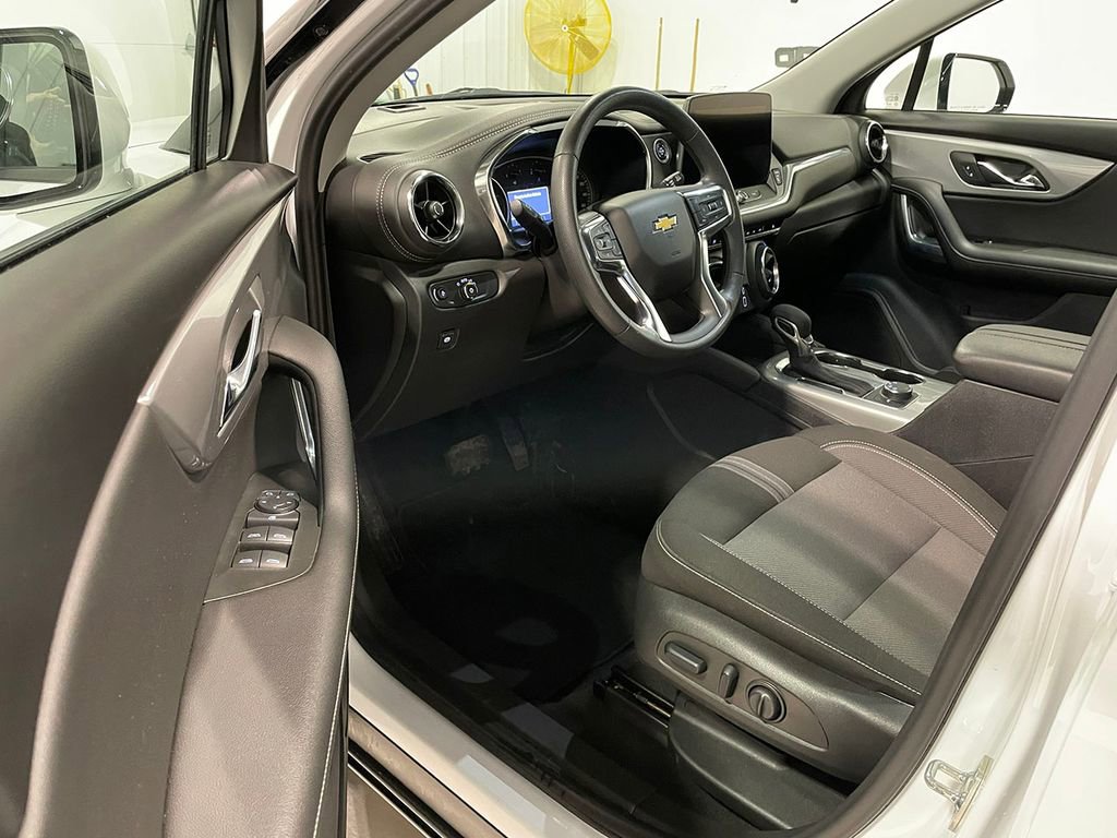 Used 2025 Chevrolet Blazer LT image 17