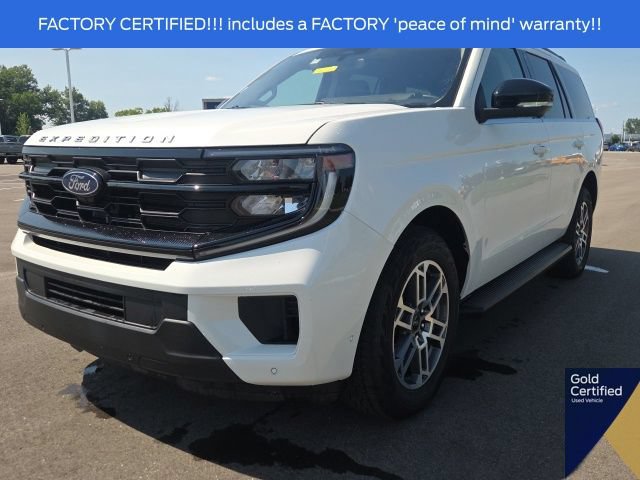 Used 2025 Ford Expedition Active AWD/4WD image 2