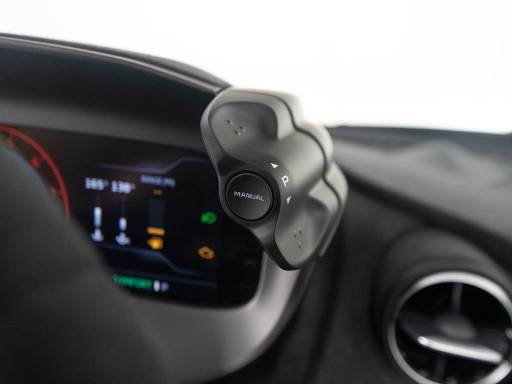 Used 2025 McLaren 750S Spider RWD image 19