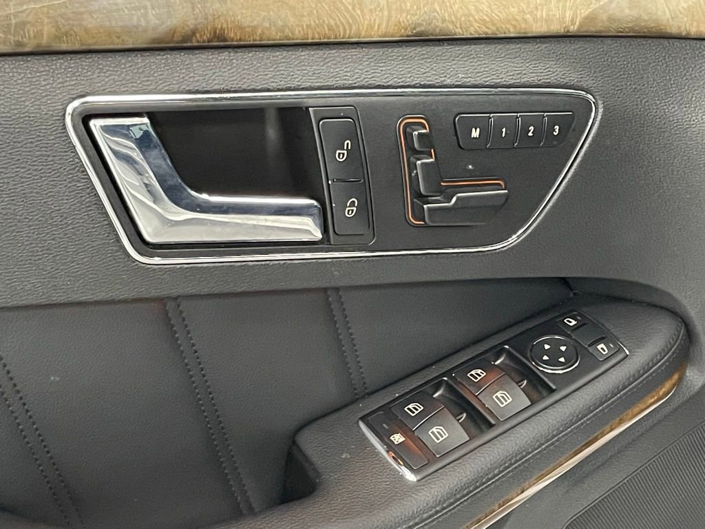 Used 2010 Mercedes-Benz E 550 4MATIC Sedan w/ Premium 2 Pkg image 14