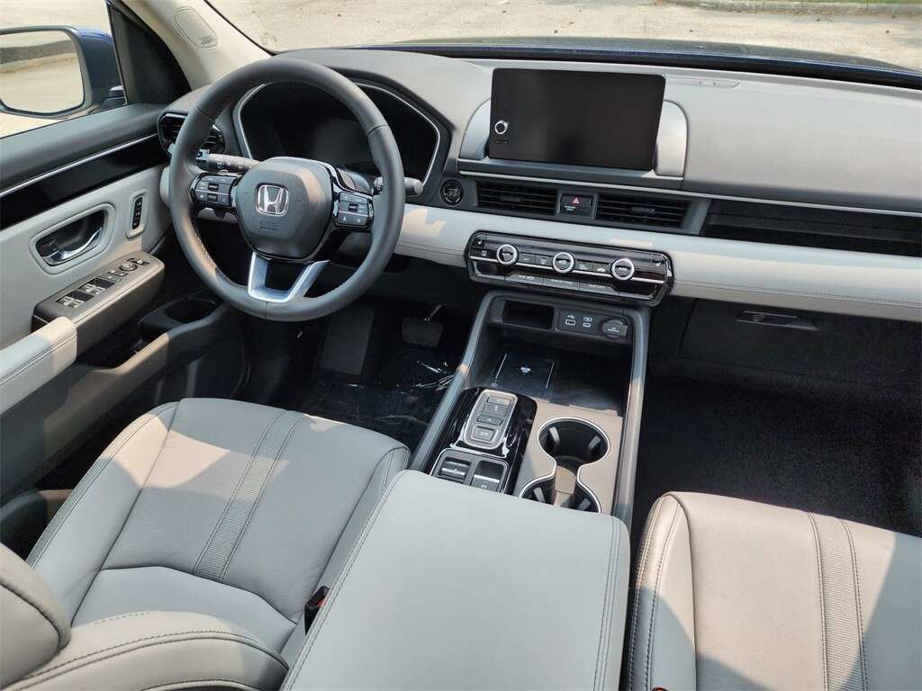 Used 2023 Honda Pilot Touring image 19