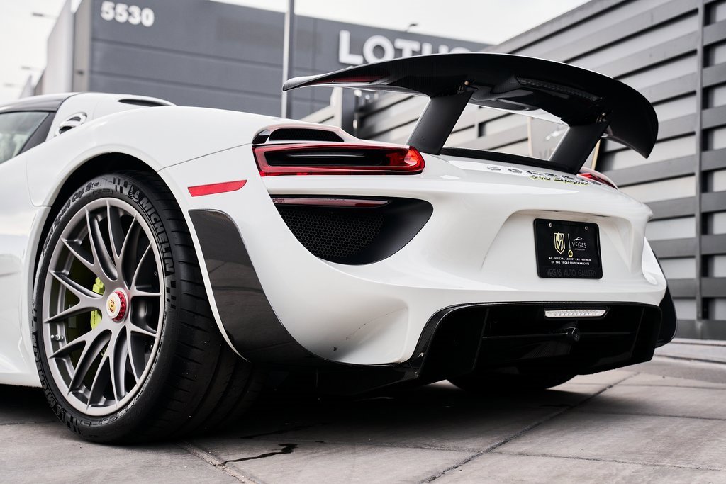 Used 2015 Porsche 918 Spyder image 24