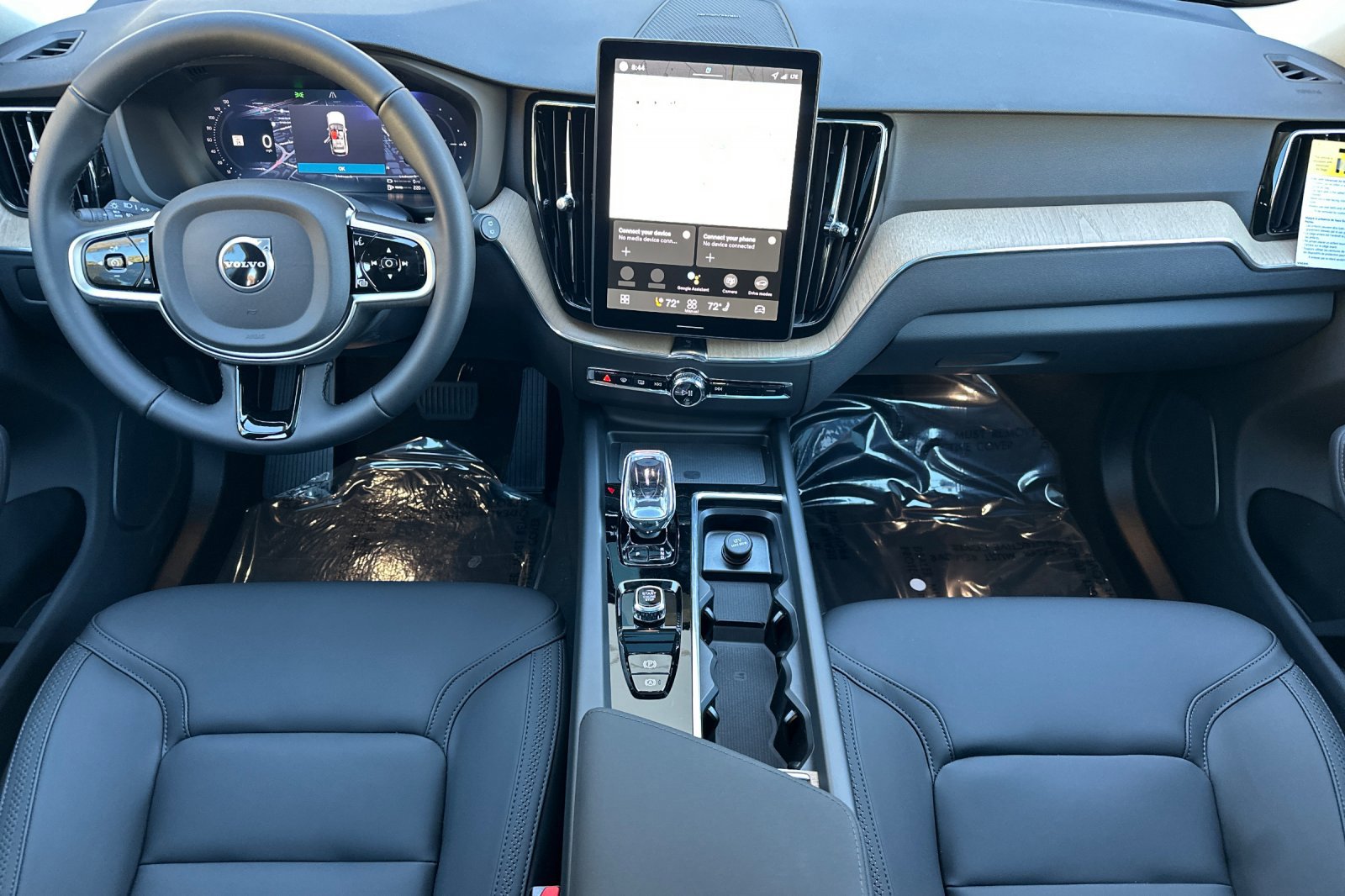 New 2026 Volvo XC60 T8 Plus image 11