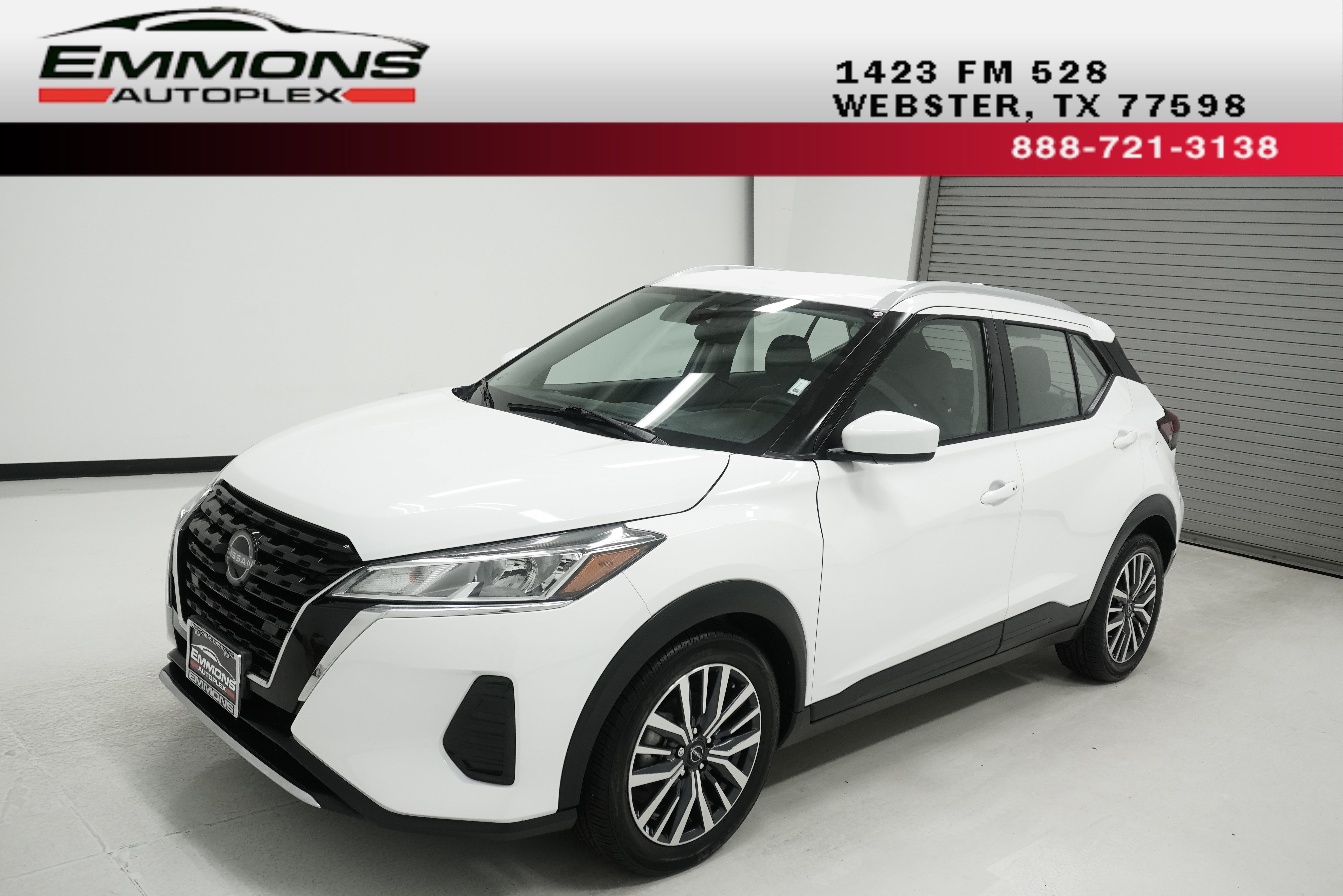 Used 2023 Nissan Kicks SV FWD image 1