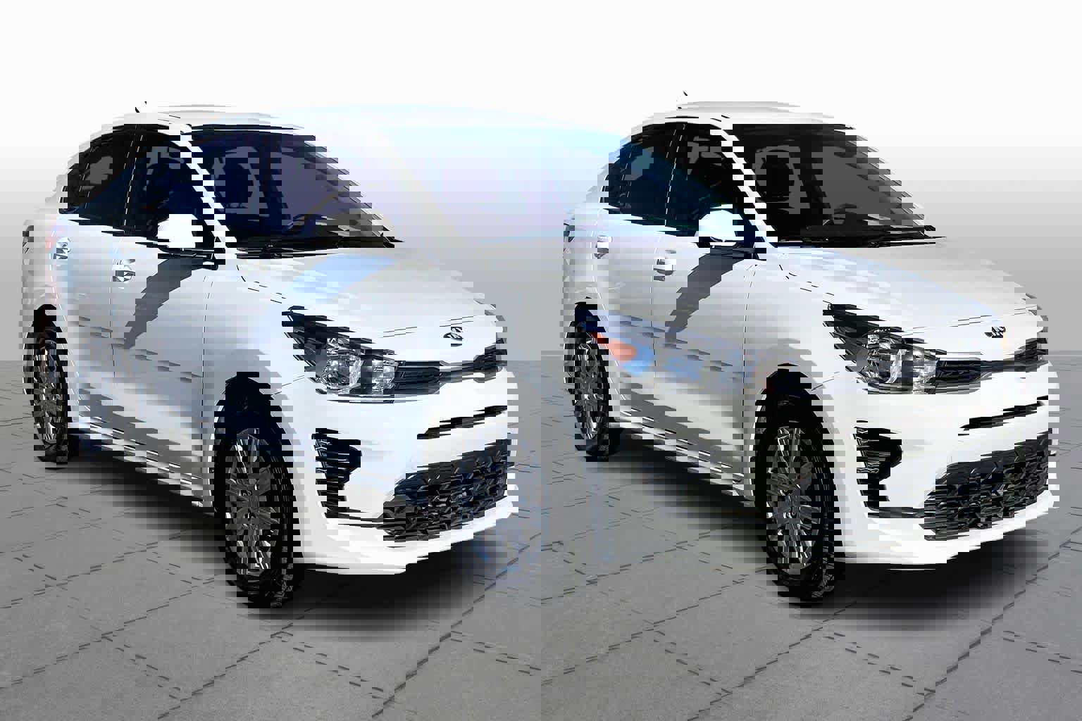 Used 2021 Kia Rio LX image 2