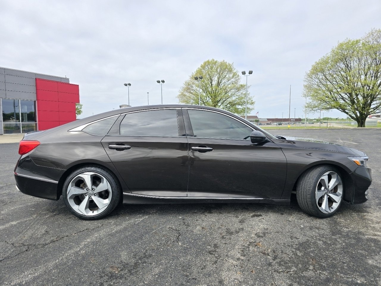 Used 2018 Honda Accord Touring image 19