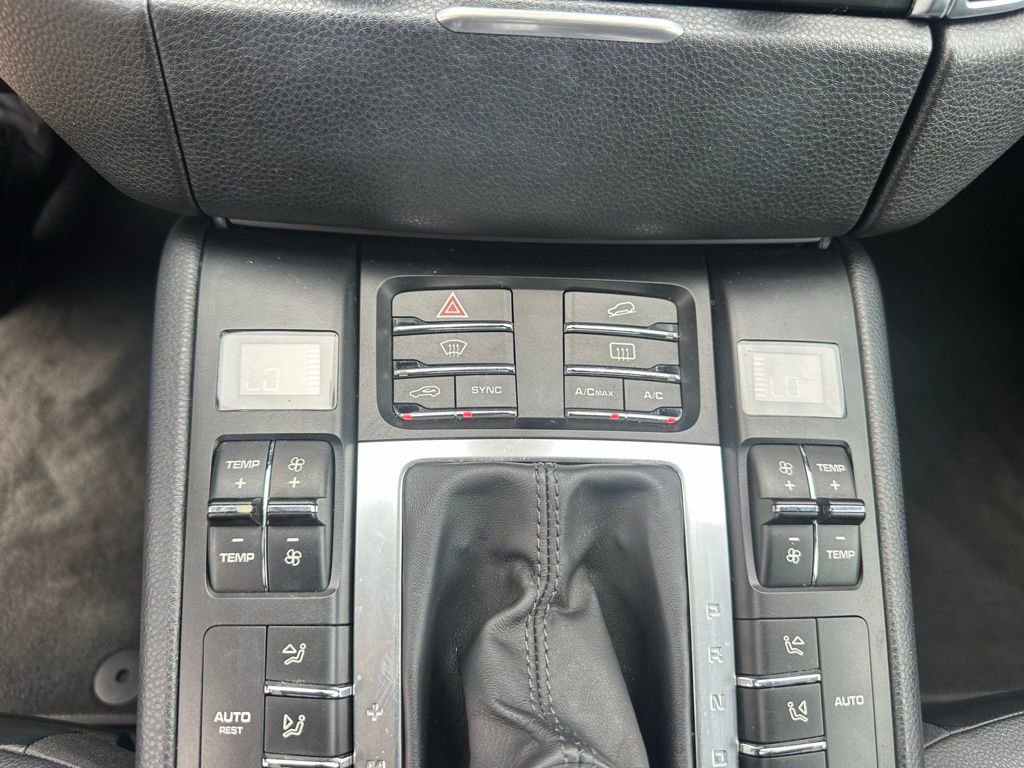 Certified 2017 Porsche Macan AWD/4WD image 24