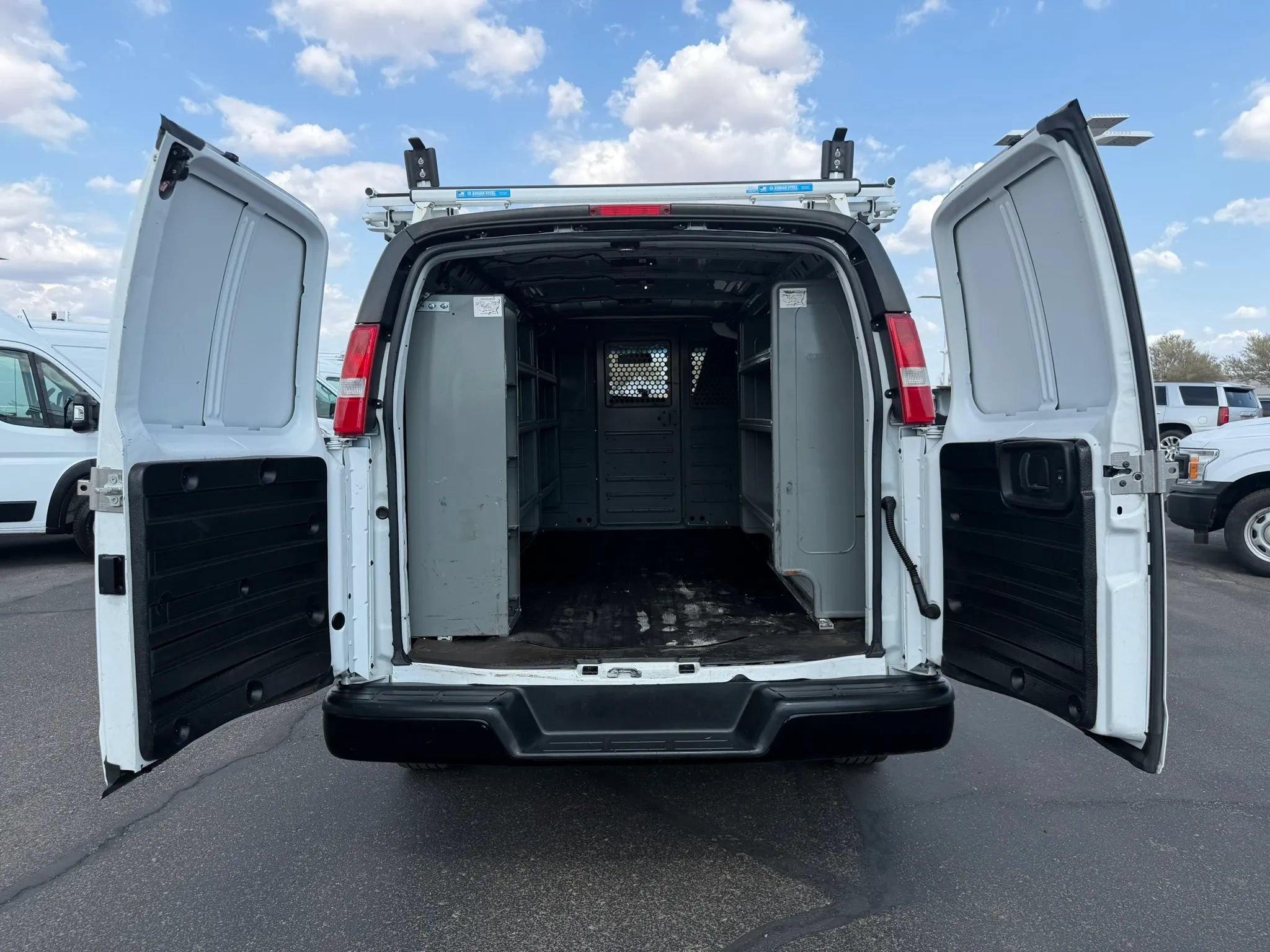 Used 2022 GMC Savana 2500 w/ Driver Convenience Package RWD image 12