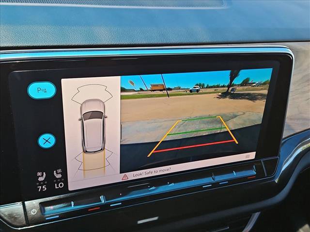 Used 2025 Volkswagen Atlas SE FWD image 13