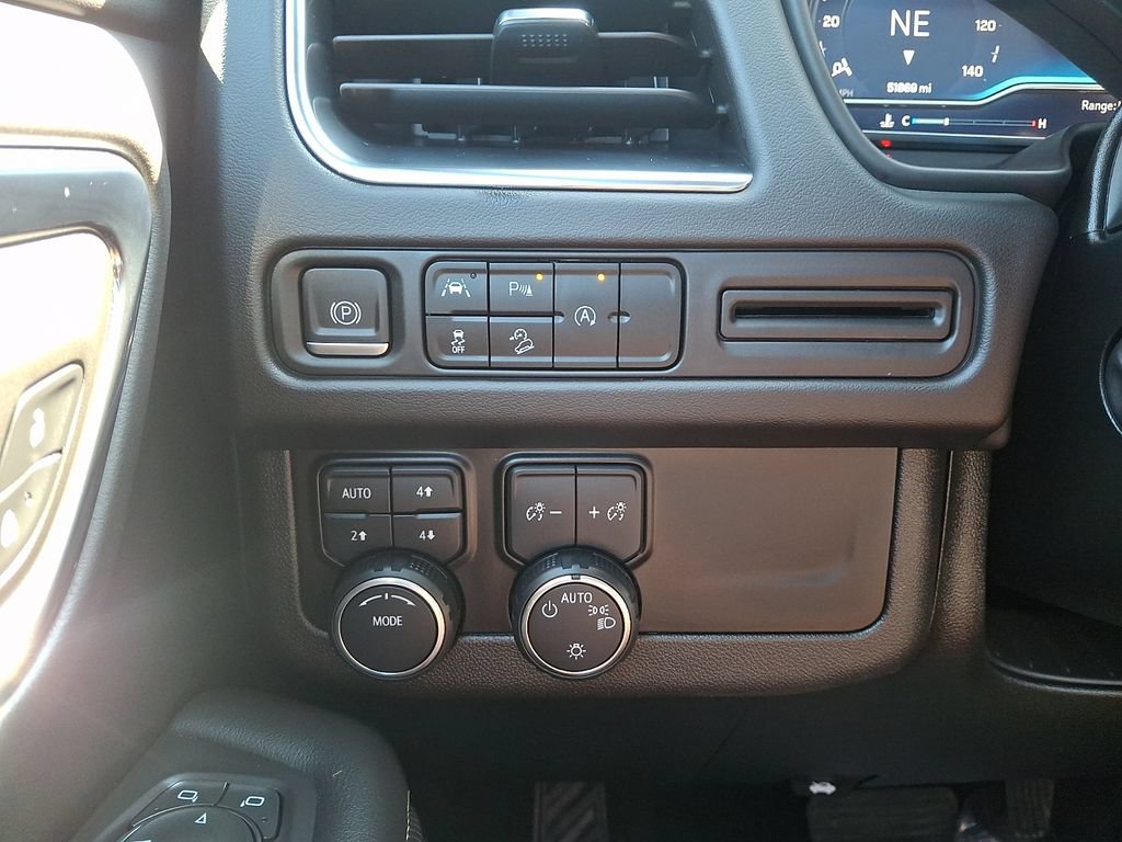 Used 2023 Chevrolet Tahoe Premier AWD/4WD image 25