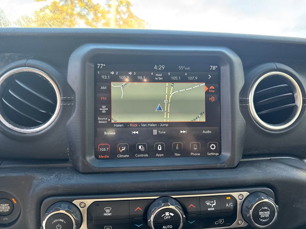 Used 2020 Jeep Wrangler Unlimited Sahara image 24