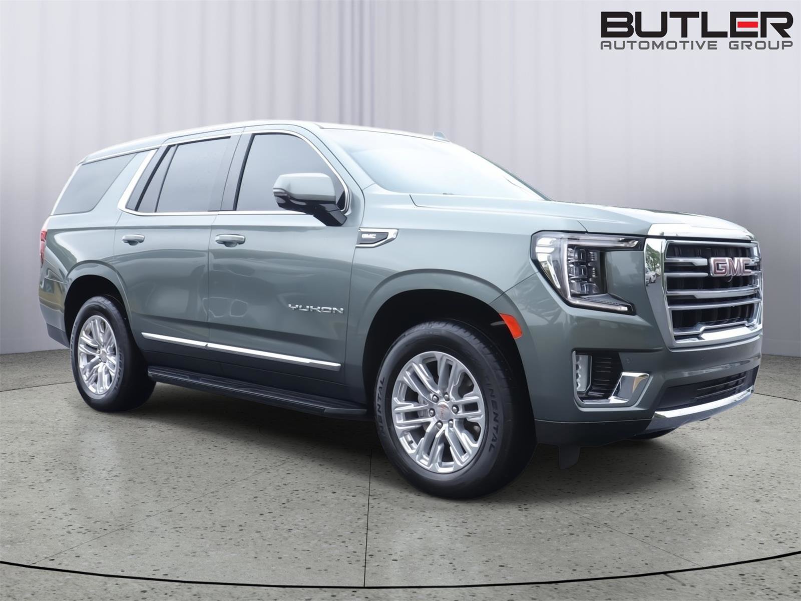 Used 2024 GMC Yukon SLT w/ SLT Luxury Package AWD/4WD image 3