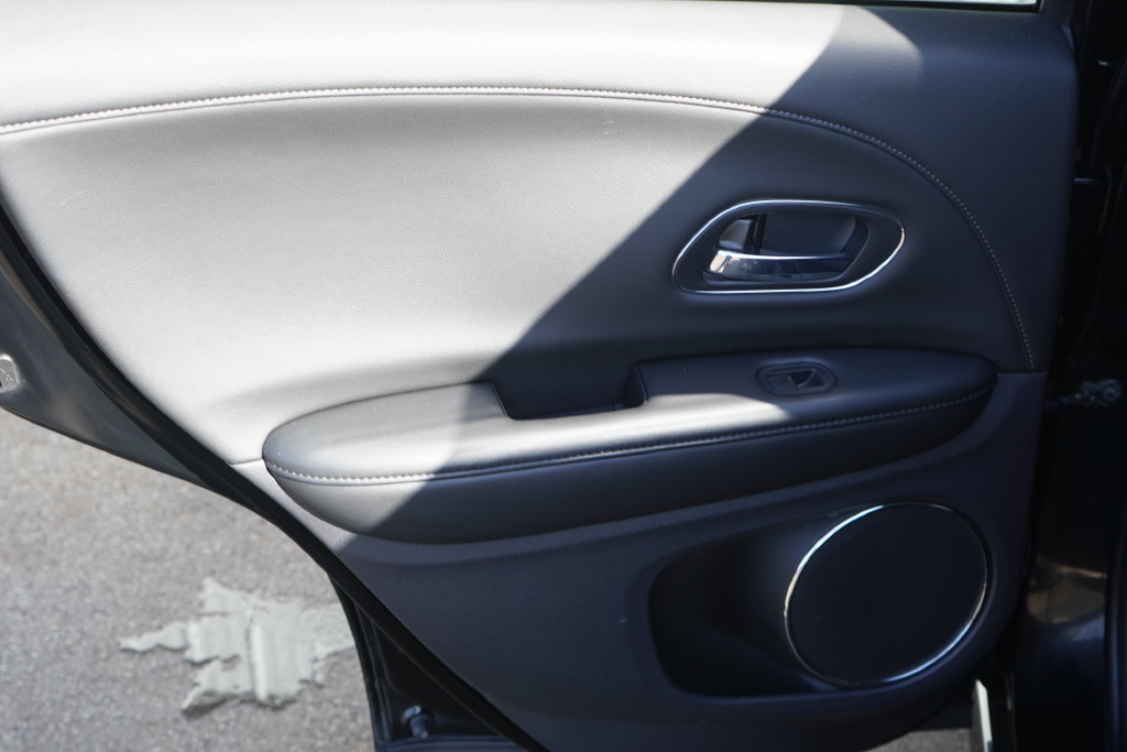 Used 2020 Honda HR-V Touring image 26