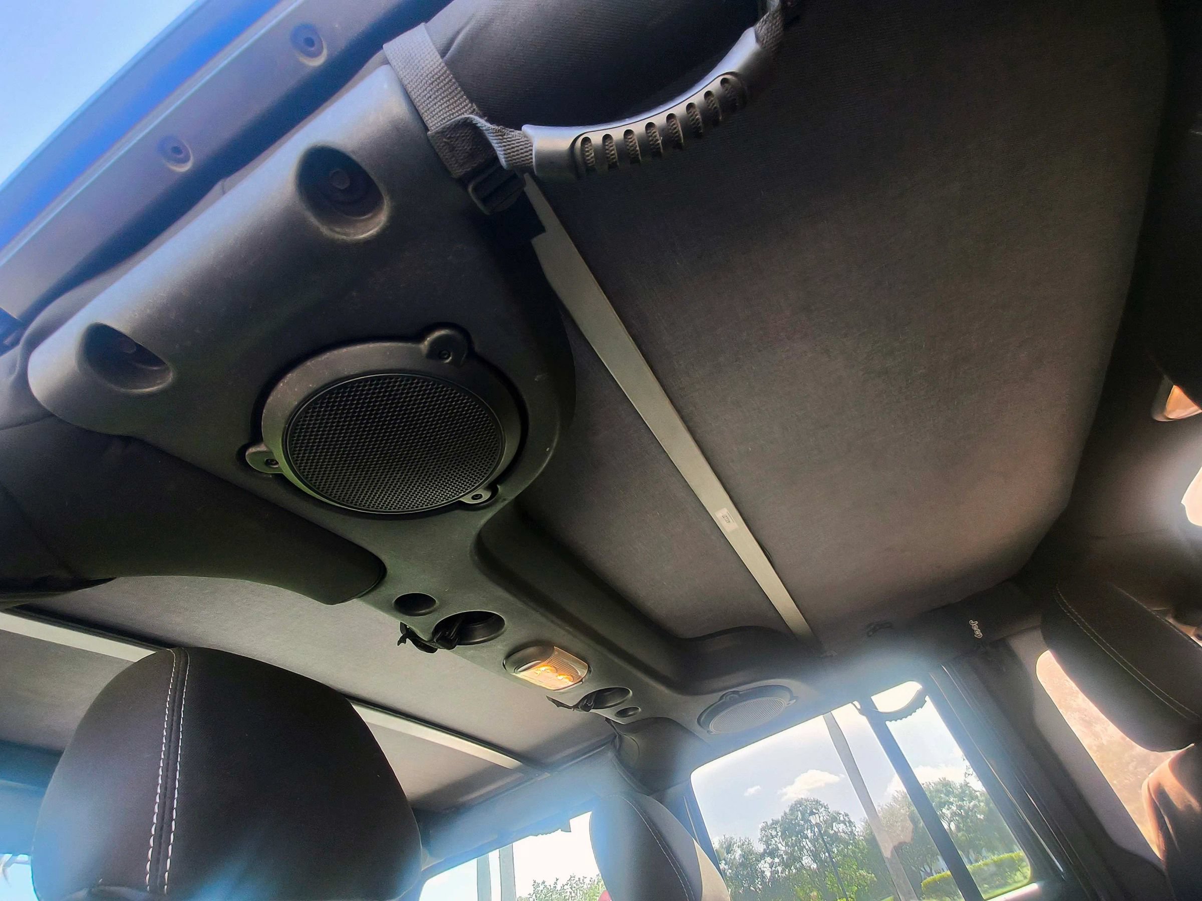 Used 2014 Jeep Wrangler Unlimited Rubicon w/ Connectivity Group AWD/4WD image 28
