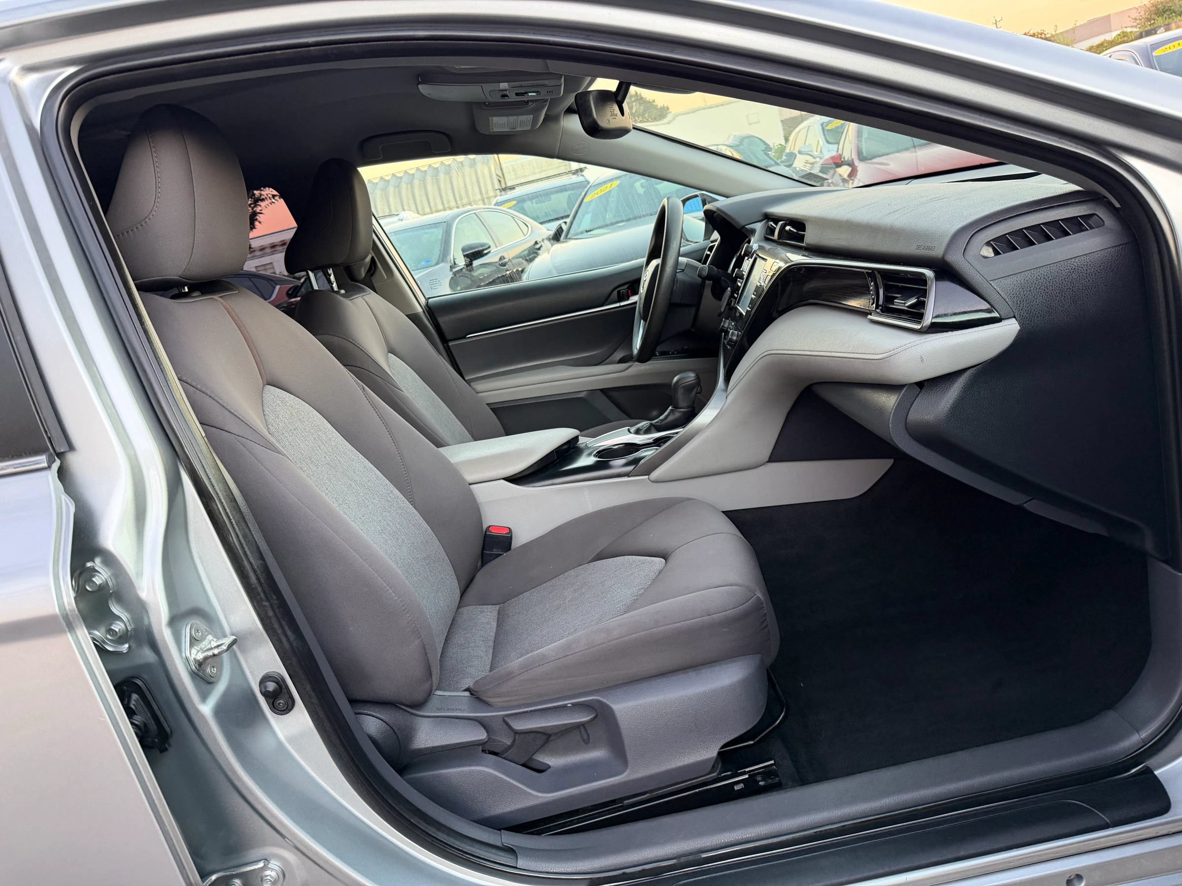 Used 2019 Toyota Camry LE FWD image 24