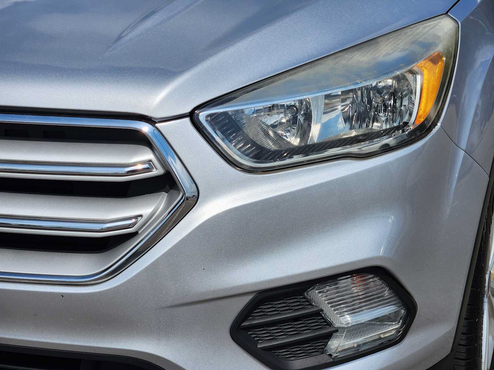 Used 2018 Ford Escape SE w/ SE Sync 3 Package FWD image 7