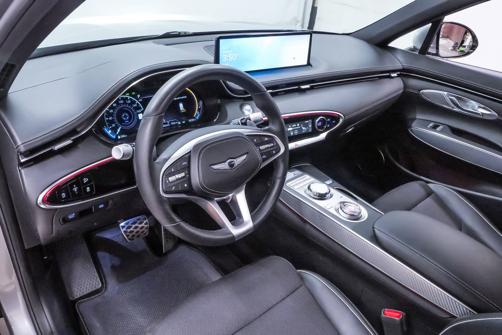 Used 2023 Genesis GV70 2.5T Sport Prestige w/ Sport Prestige Package image 2