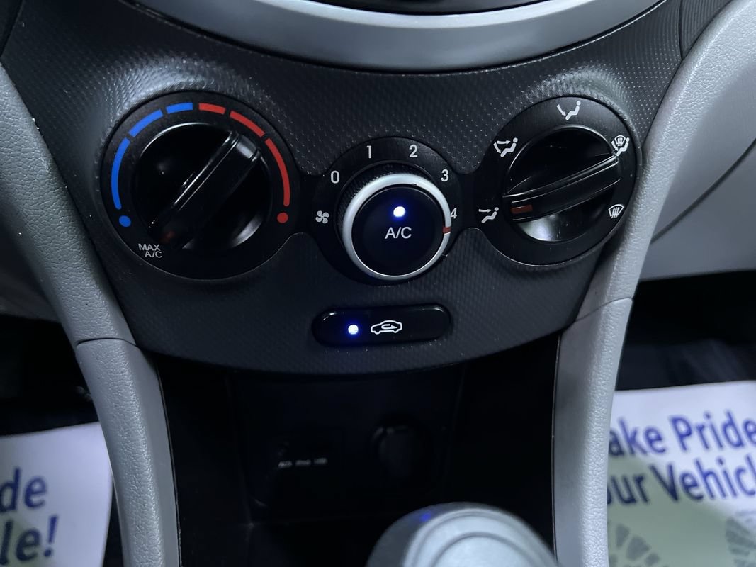Used 2013 Hyundai Accent GLS FWD image 21