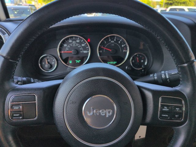 Used 2015 Jeep Wrangler Unlimited Rubicon AWD/4WD image 25