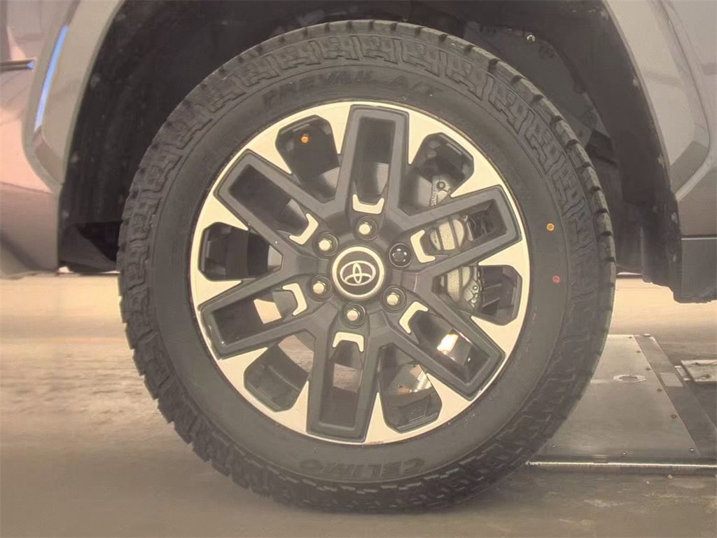 Used 2024 Toyota Tundra Limited image 10