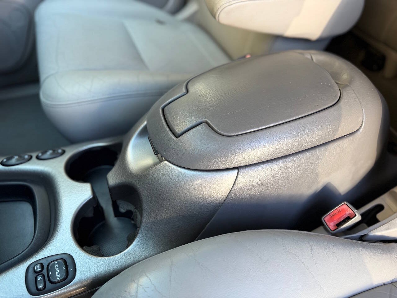 Used 2004 Toyota Sequoia Limited RWD image 22