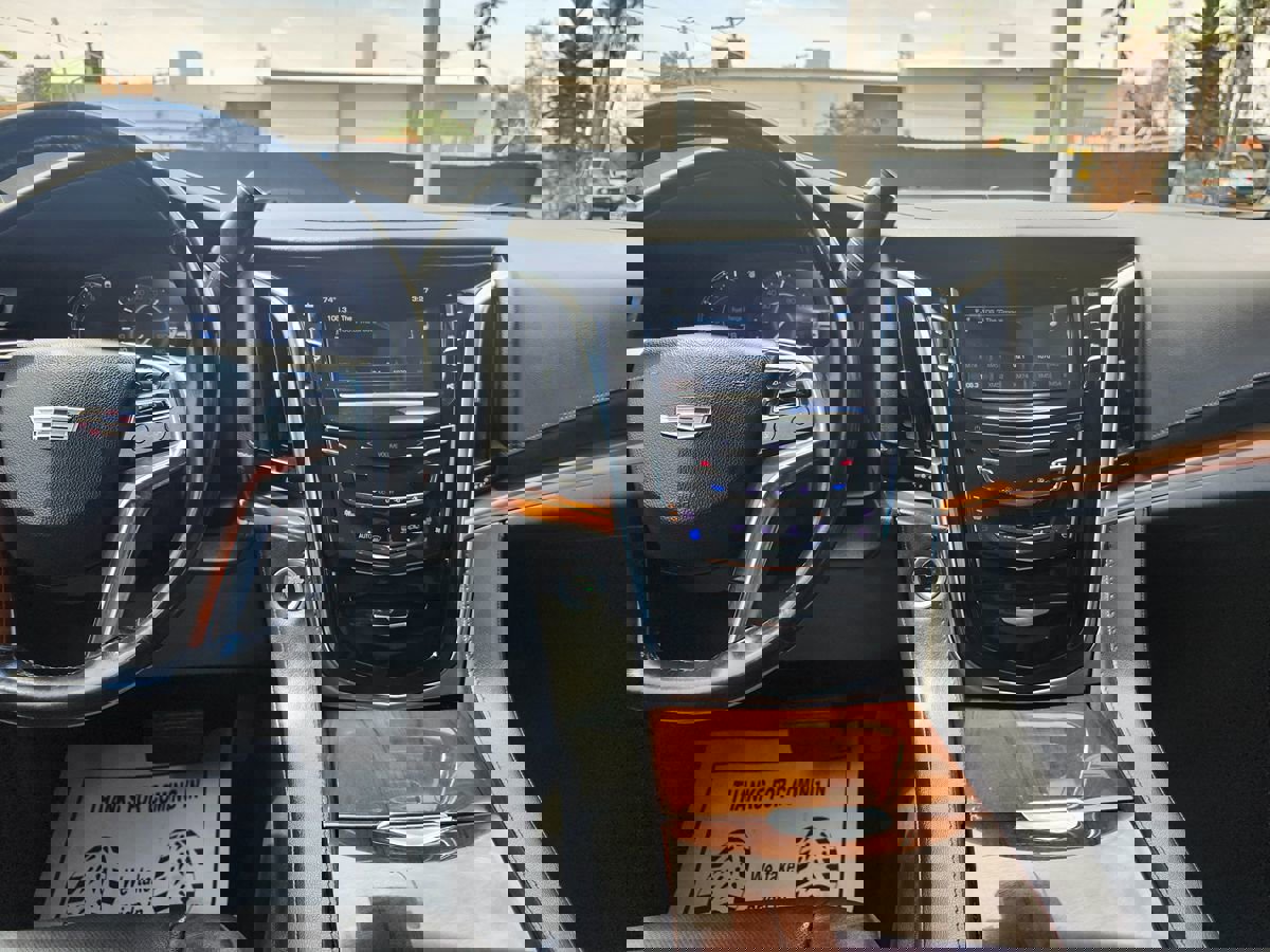 Used 2017 Cadillac Escalade ESV Luxury image 25