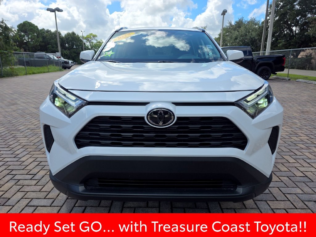 Used 2025 Toyota RAV4 XLE AWD/4WD image 3