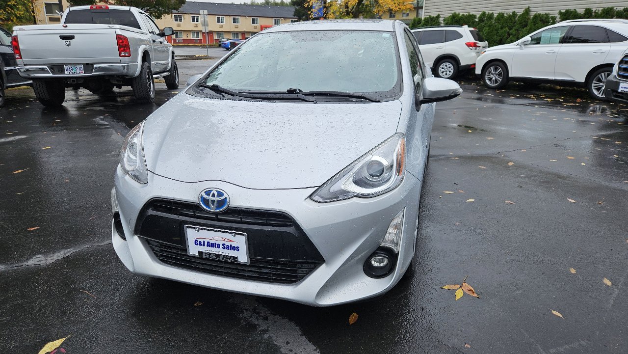 Used 2015 Toyota Prius C Four image 3