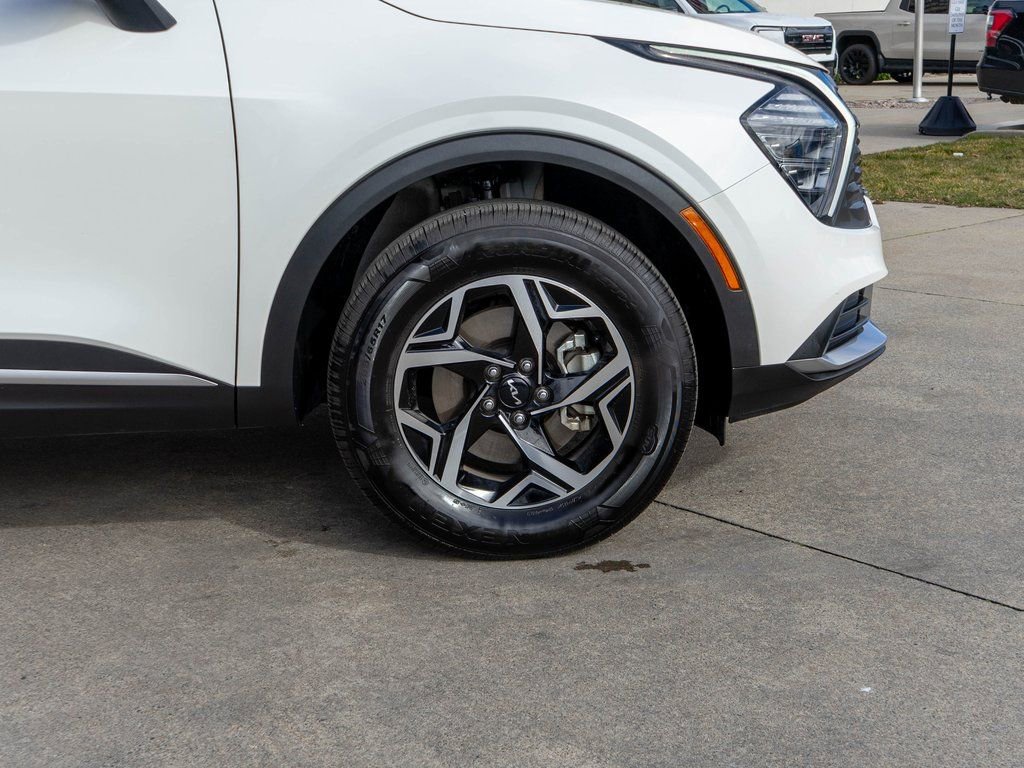 Certified 2025 Kia Sportage LX image 33