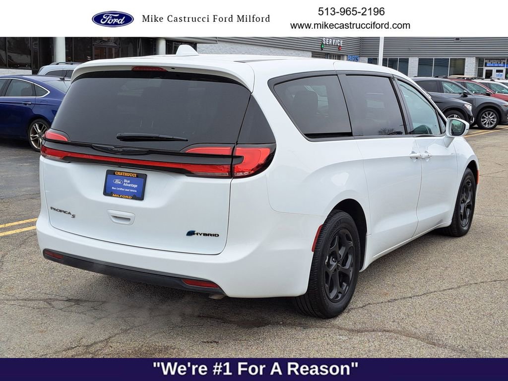 Used 2022 Chrysler Pacifica Touring-L w/ S Appearance Package image 5