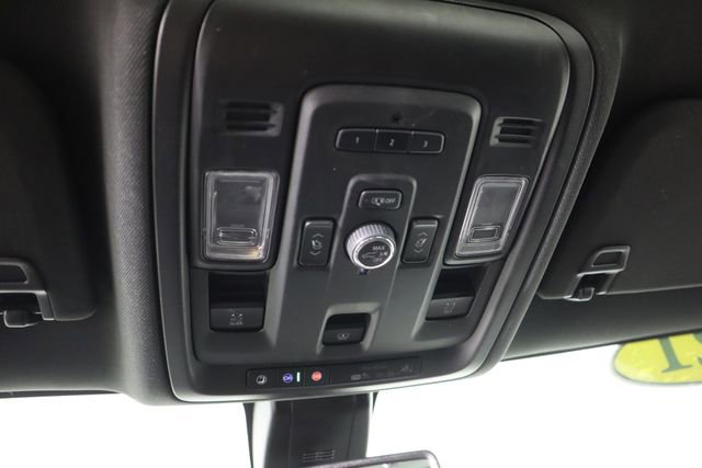 Used 2021 GMC Yukon XL SLT w/ SLT Premium Package image 56