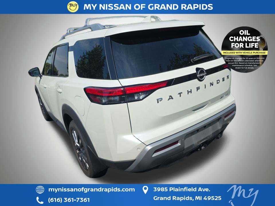 Certified 2024 Nissan Pathfinder SL w/ SL Premium Package AWD/4WD image 4