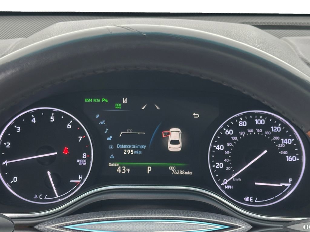 Used 2019 Toyota Avalon Limited image 13