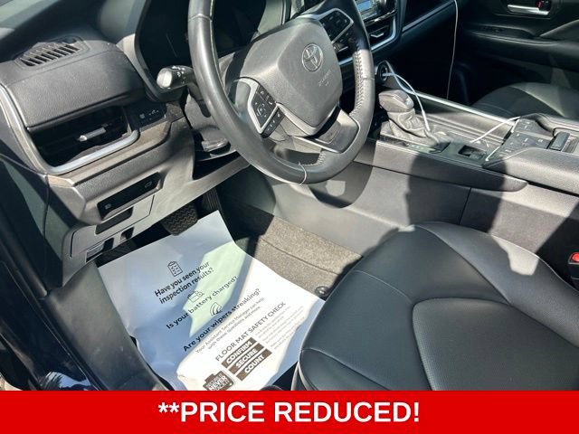 Used 2024 Toyota Grand Highlander AWD image 2