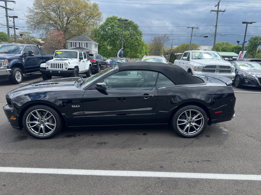 Used 2013 Ford Mustang GT Premium w/ Electronics Pkg RWD image 10