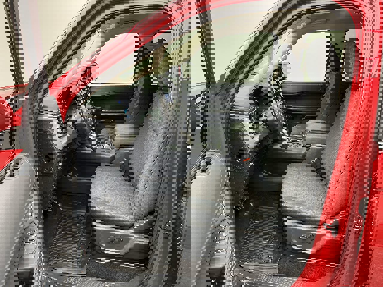 Used 2022 Ford Expedition XLT image 3