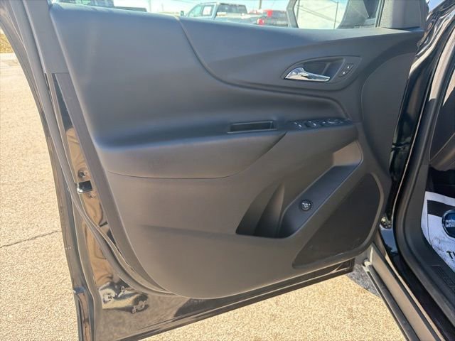 Used 2023 Chevrolet Equinox LT image 12