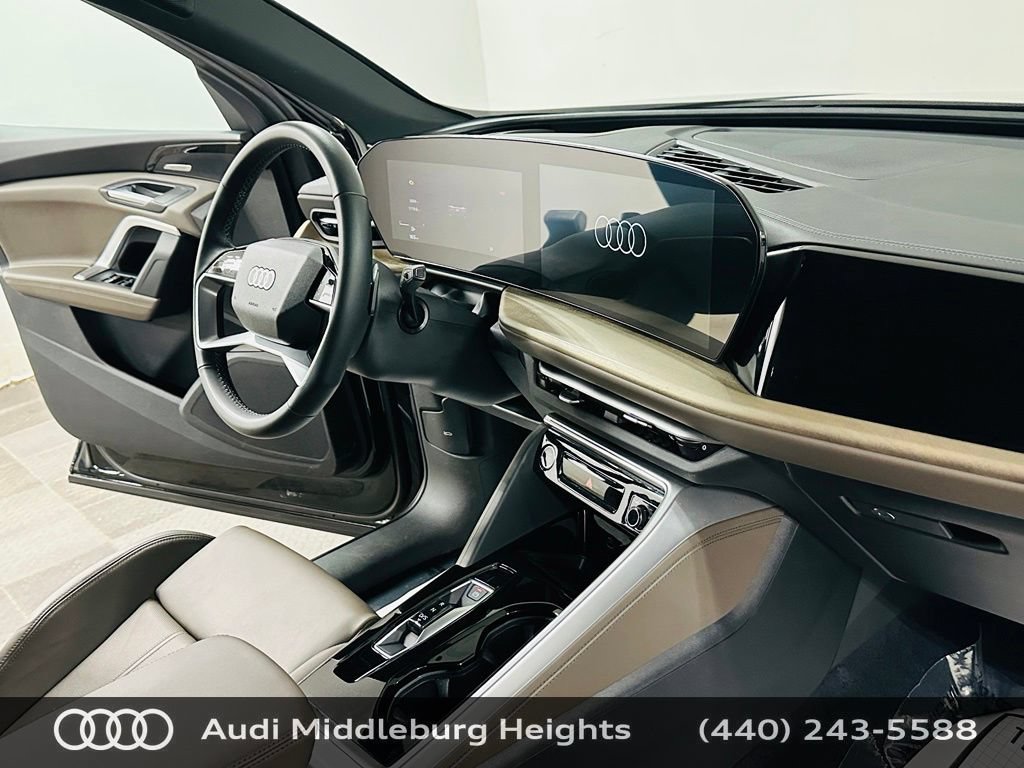 Certified 2025 Audi Q5 Premium Plus w/ Premium Plus AWD/4WD image 10