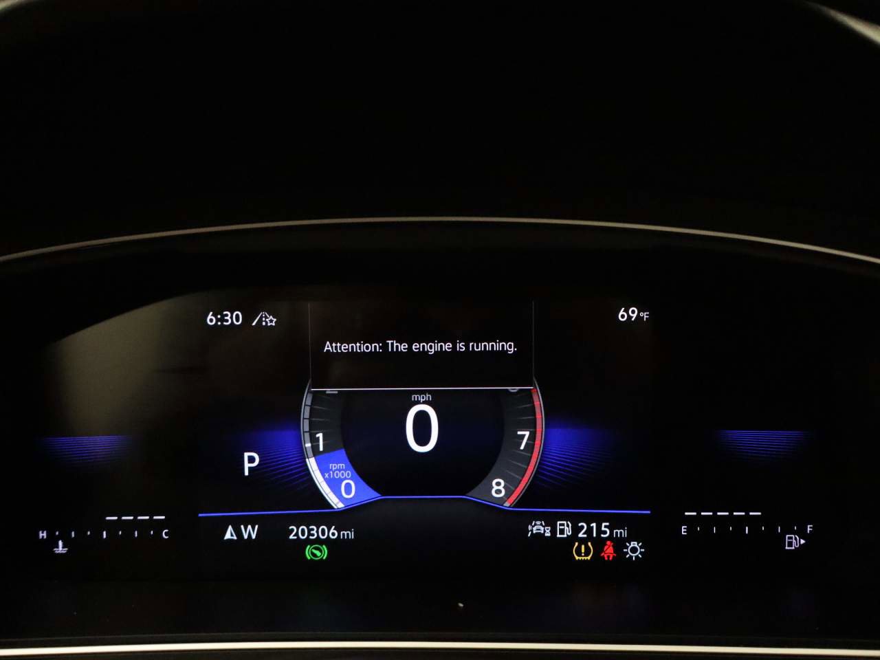 Certified 2024 Volkswagen Tiguan SE R-Line image 8