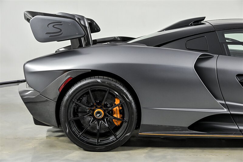 Used 2019 McLaren Senna RWD image 18