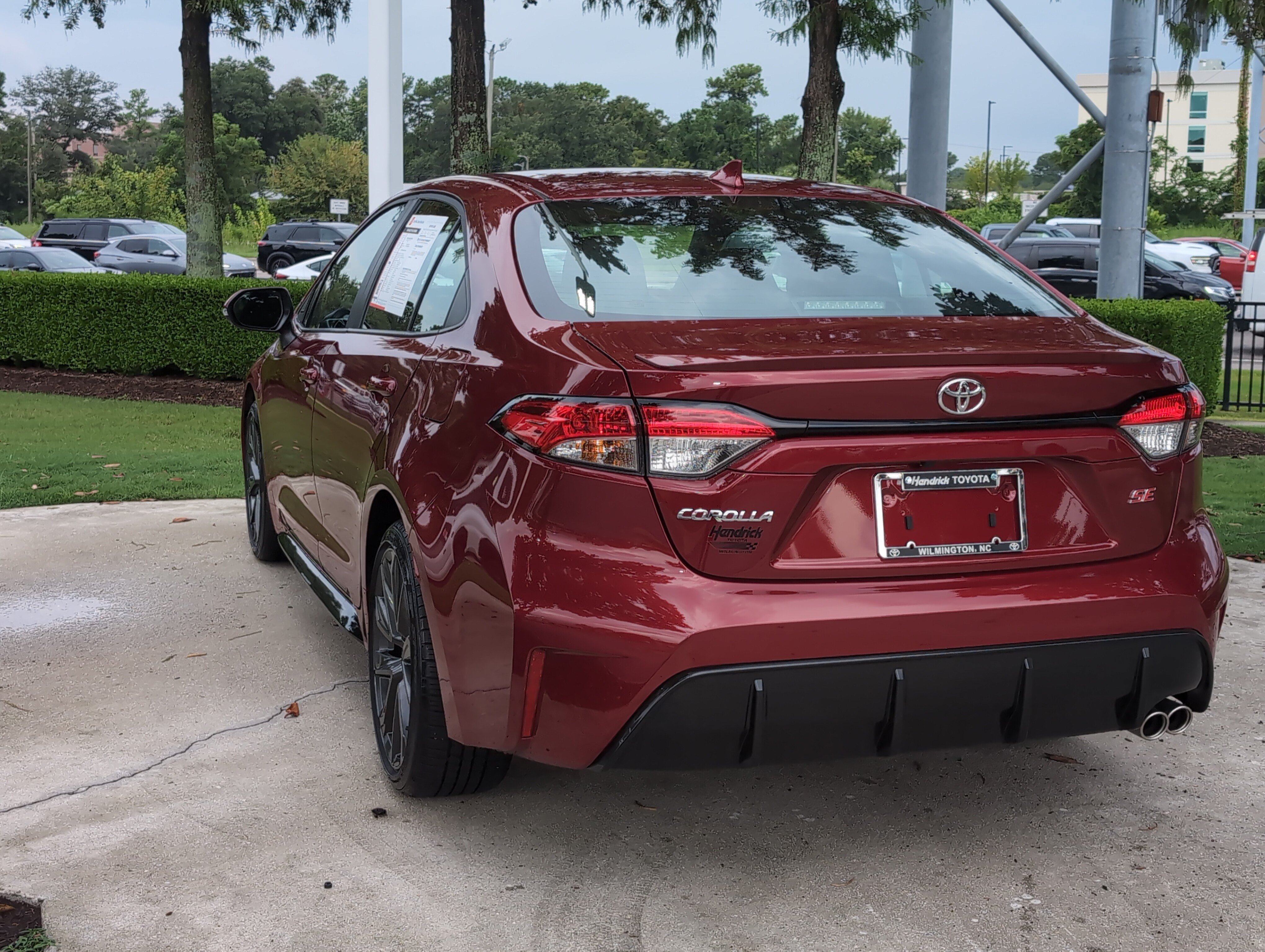 Certified 2025 Toyota Corolla SE w/ SE Premium Package FWD image 8