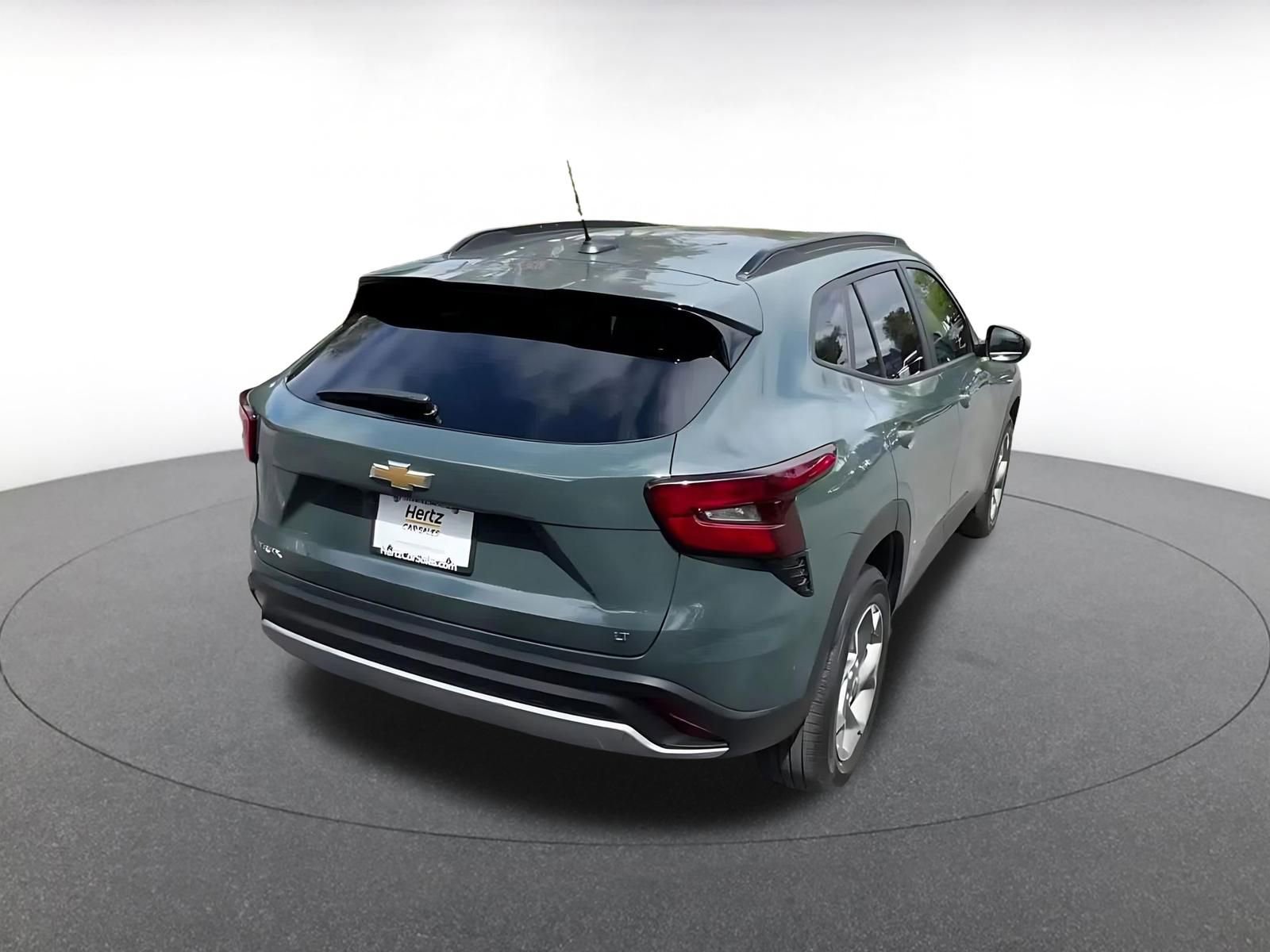 Used 2025 Chevrolet Trax LT FWD image 14